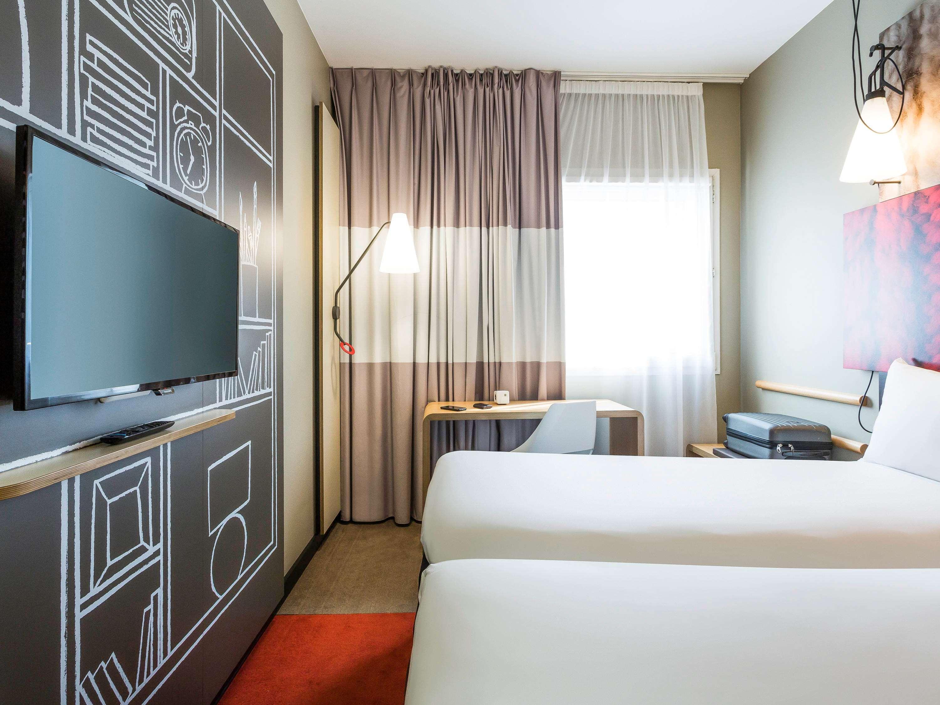Hotel Ibis Bordeaux Centre - Gare Saint-Jean Exterior foto