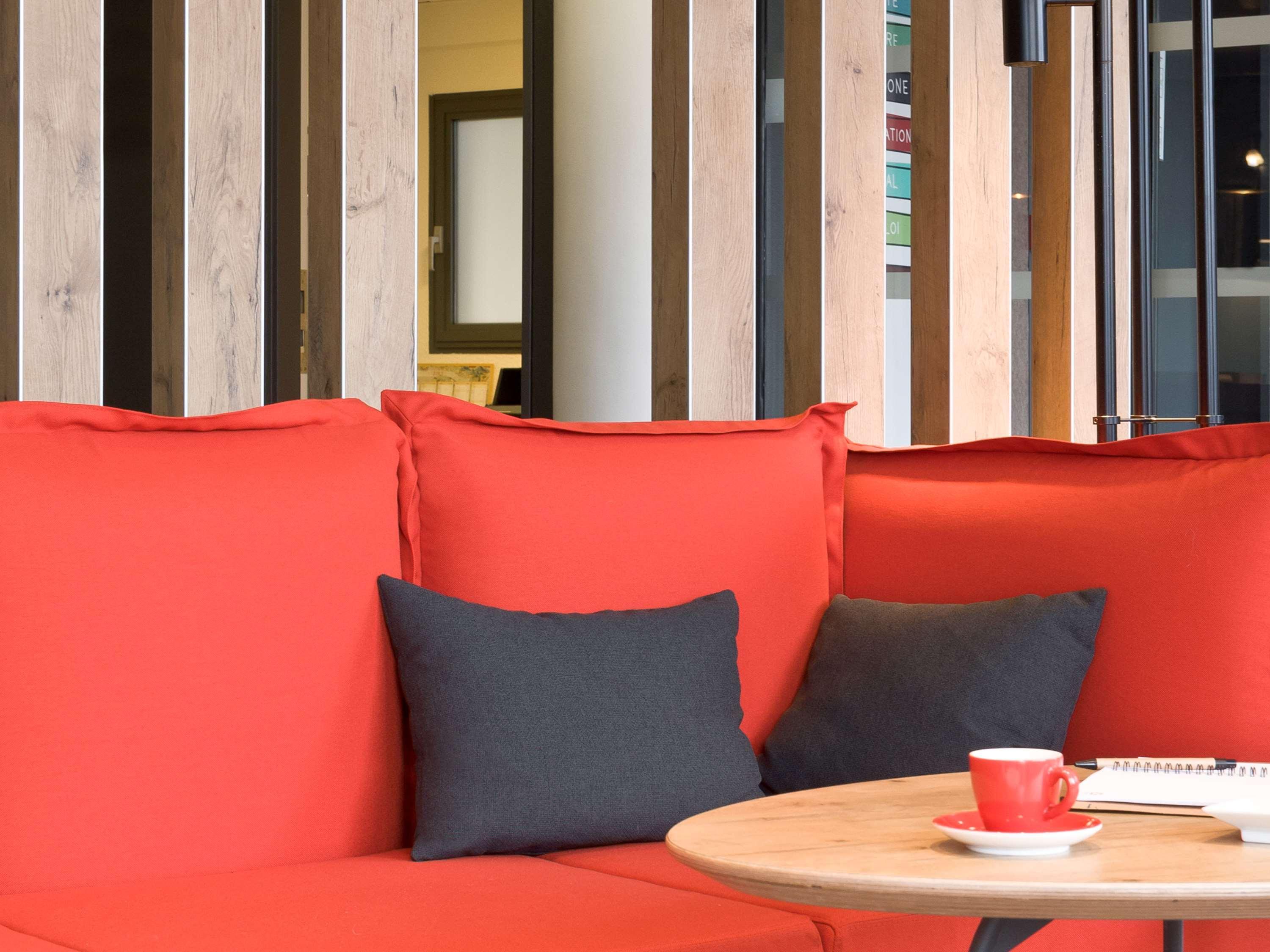 Hotel Ibis Bordeaux Centre - Gare Saint-Jean Exterior foto