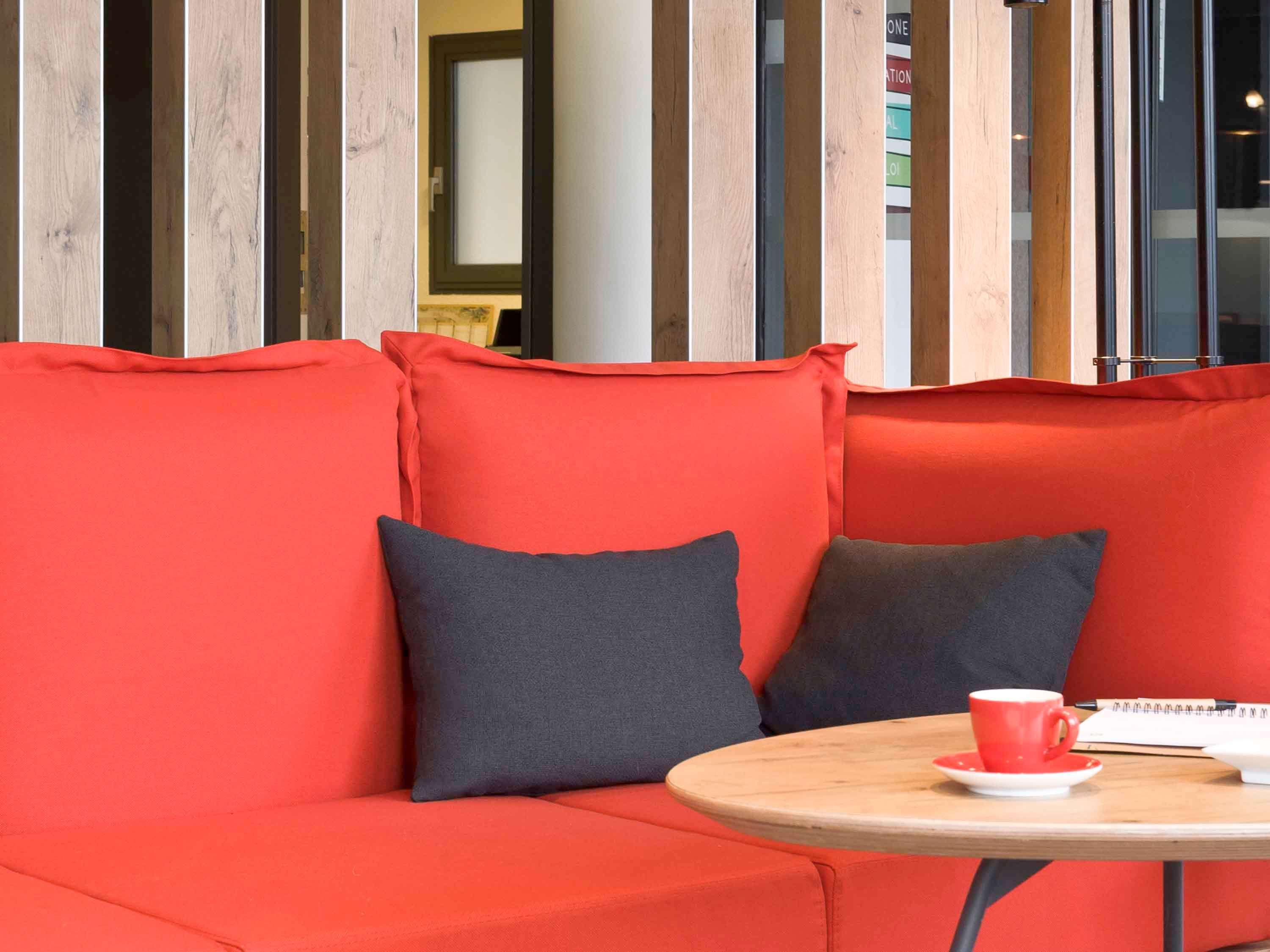 Hotel Ibis Bordeaux Centre - Gare Saint-Jean Exterior foto